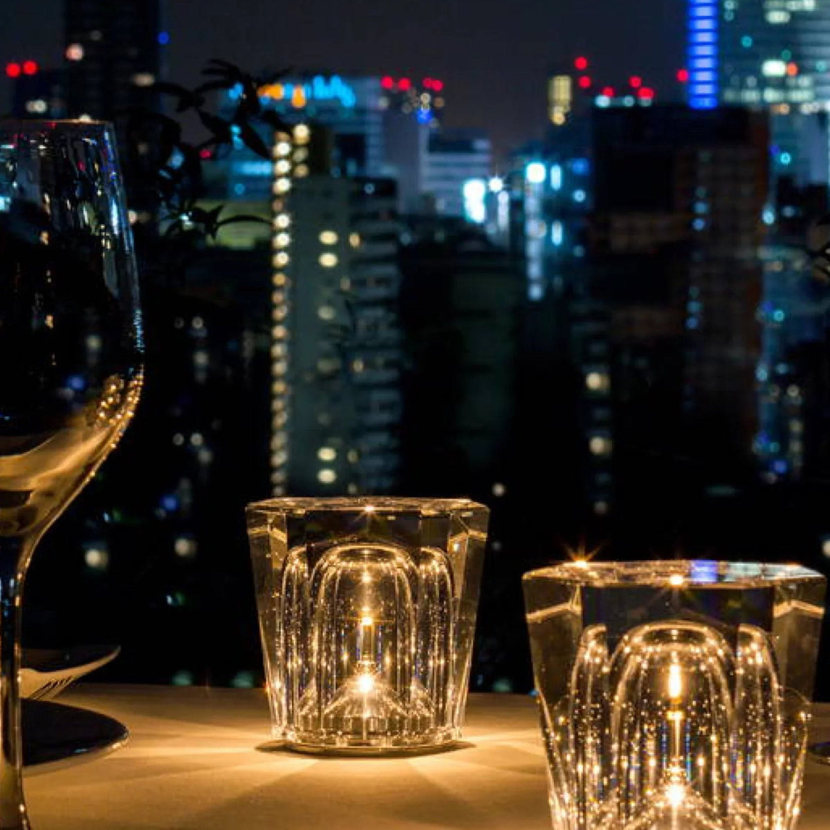 Rechargeable Crystal Table Lamp with Diamond Design – Luxury Edition
