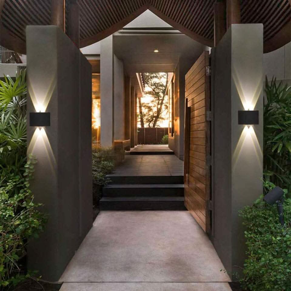 Waterproof LED Outdoor Wall Light – Slim Aluminium, Energy-Saving