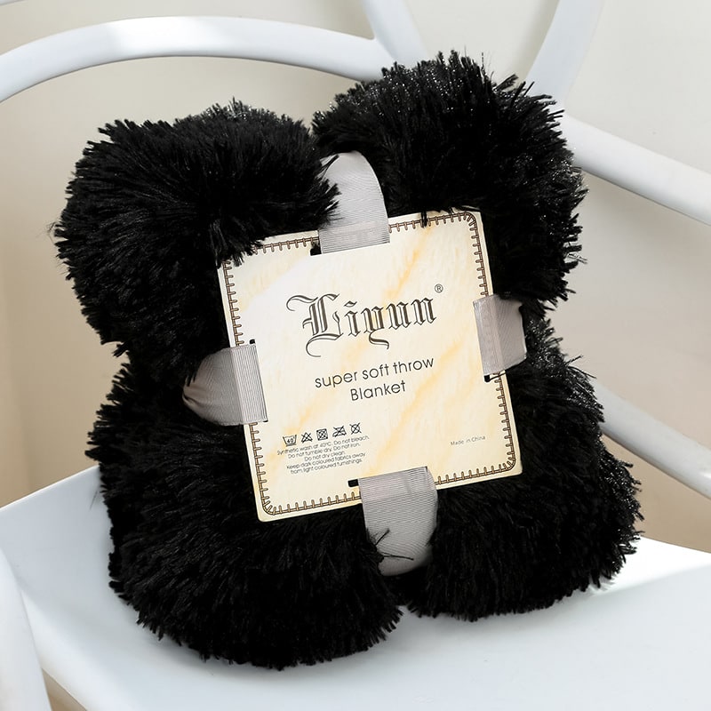 Faux Fur Throw Blanket with Soft Plush Long Pile Shaggy Texture for Cosy Bedding