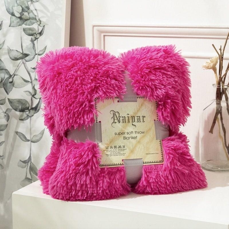 Faux Fur Throw Blanket with Soft Plush Long Pile Shaggy Texture for Cosy Bedding
