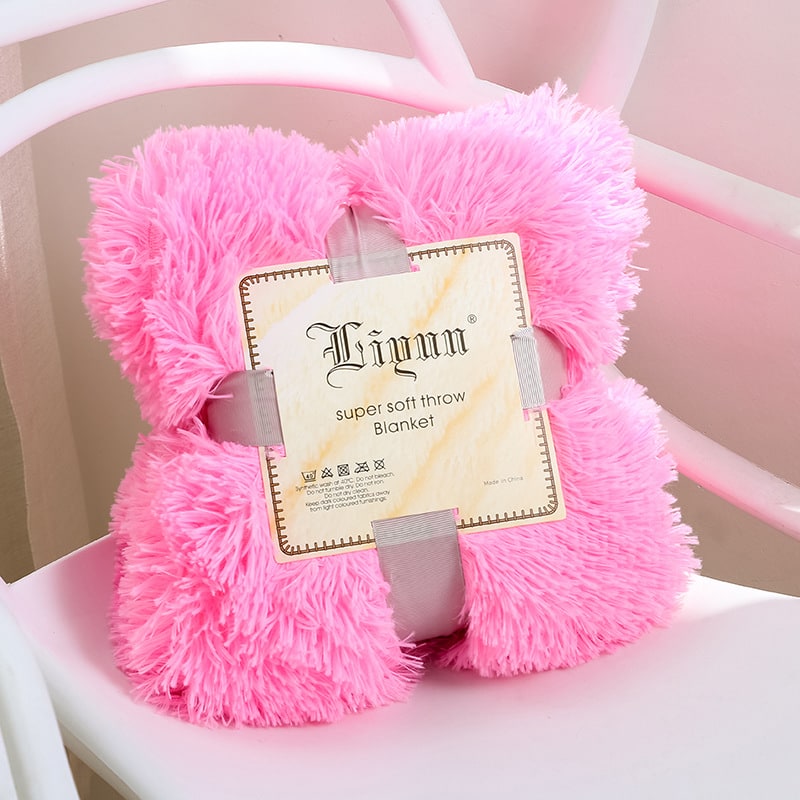 Faux Fur Throw Blanket with Soft Plush Long Pile Shaggy Texture for Cosy Bedding