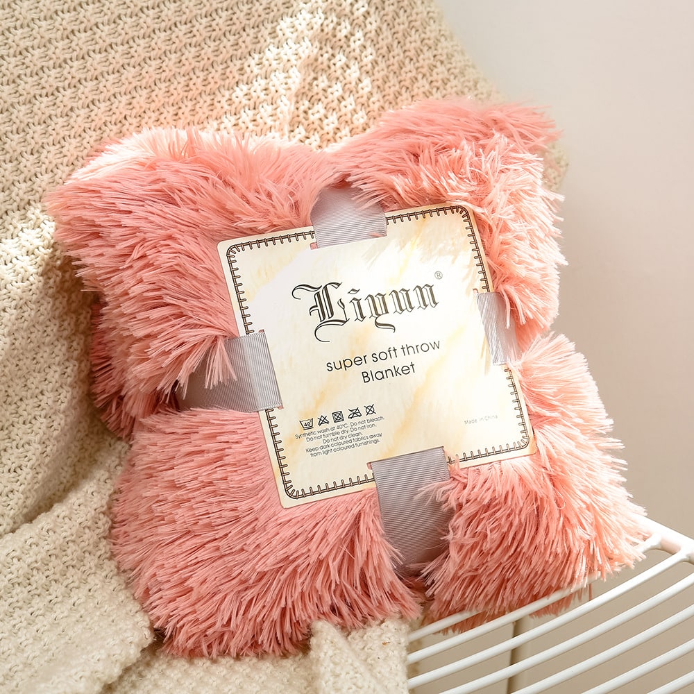 Faux Fur Throw Blanket with Soft Plush Long Pile Shaggy Texture for Cosy Bedding