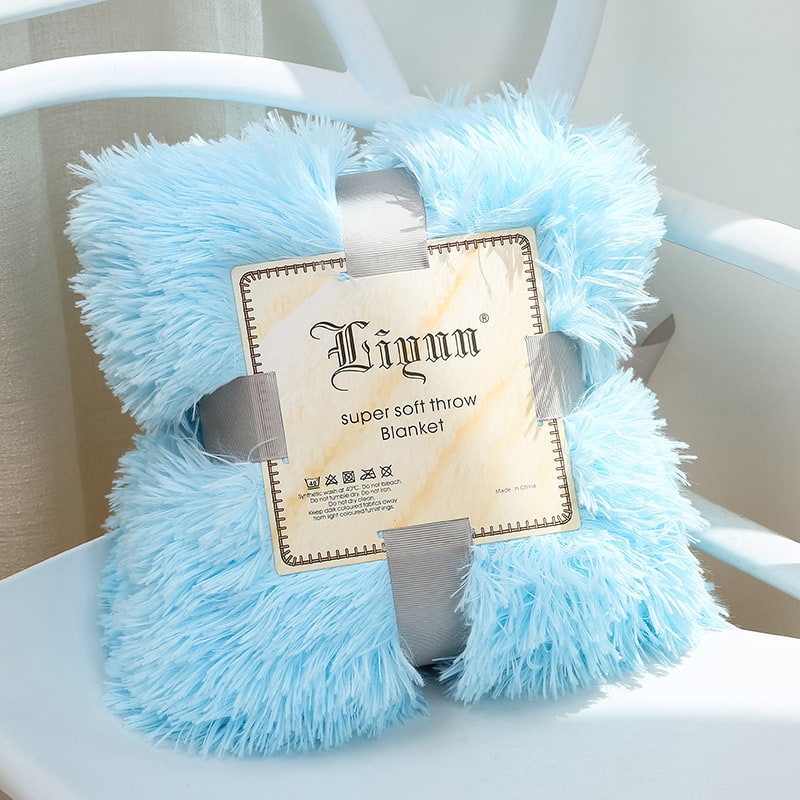 Faux Fur Throw Blanket with Soft Plush Long Pile Shaggy Texture for Cosy Bedding