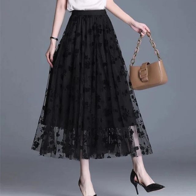 Chic und Stil | Elegant Maxi Skirt Made of Mesh with Floral Pattern