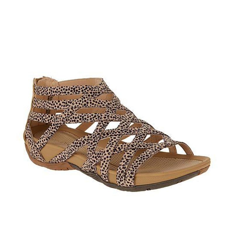 Chic und Stil | Roman Sandals for Stylish Summer Looks
