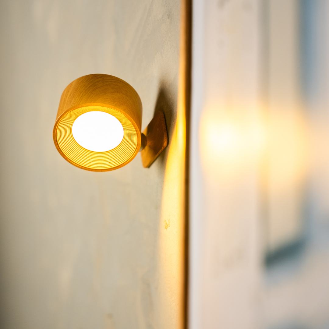Cordless LED Wall Light with 360° Rotation, Touch Dimming, 3 Light Colours and USB-C Battery