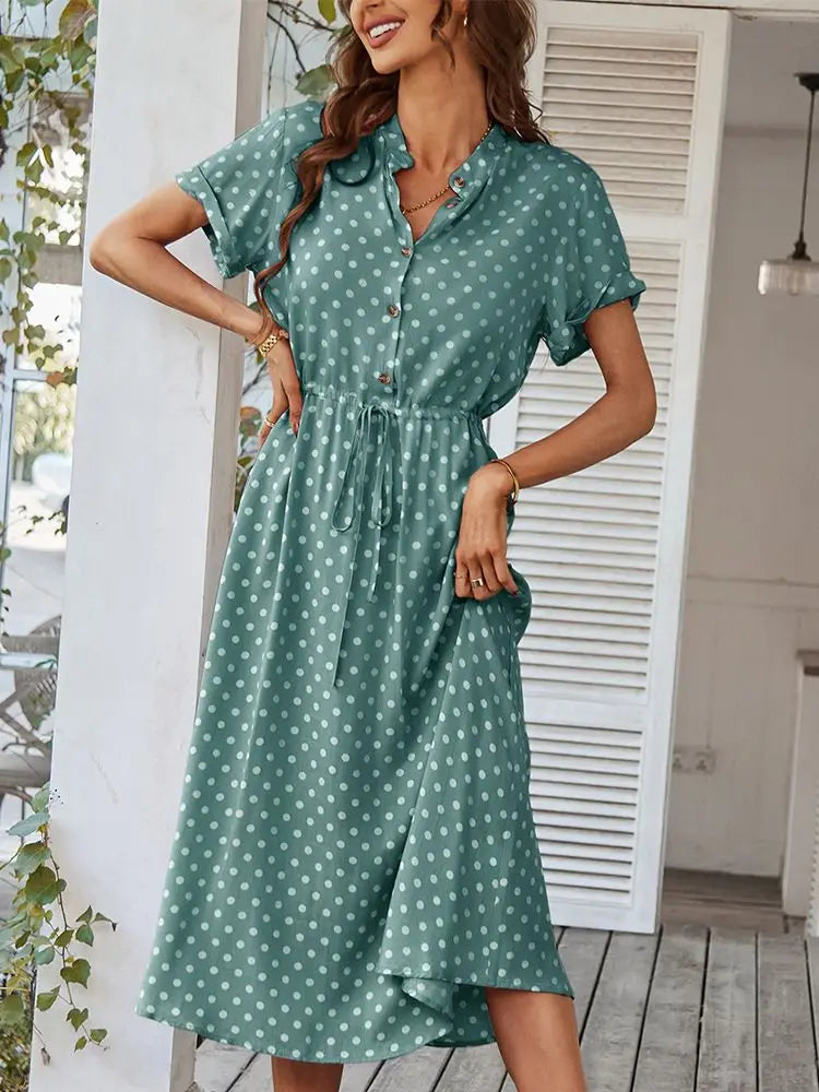 Chic und Stil | Polka Dot Dress with Ties and Buttons