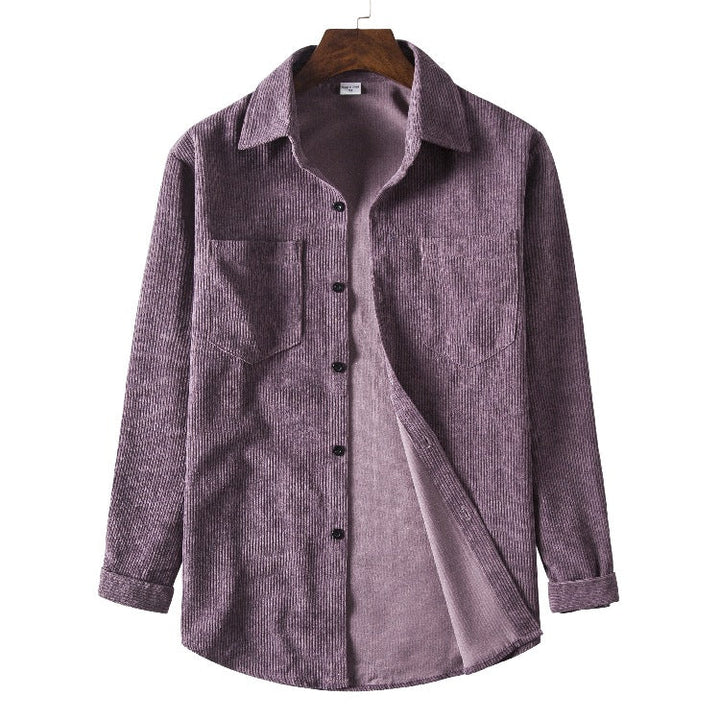 Corduroy shirt for men with a structured design and practical chest pockets Chic und Stil