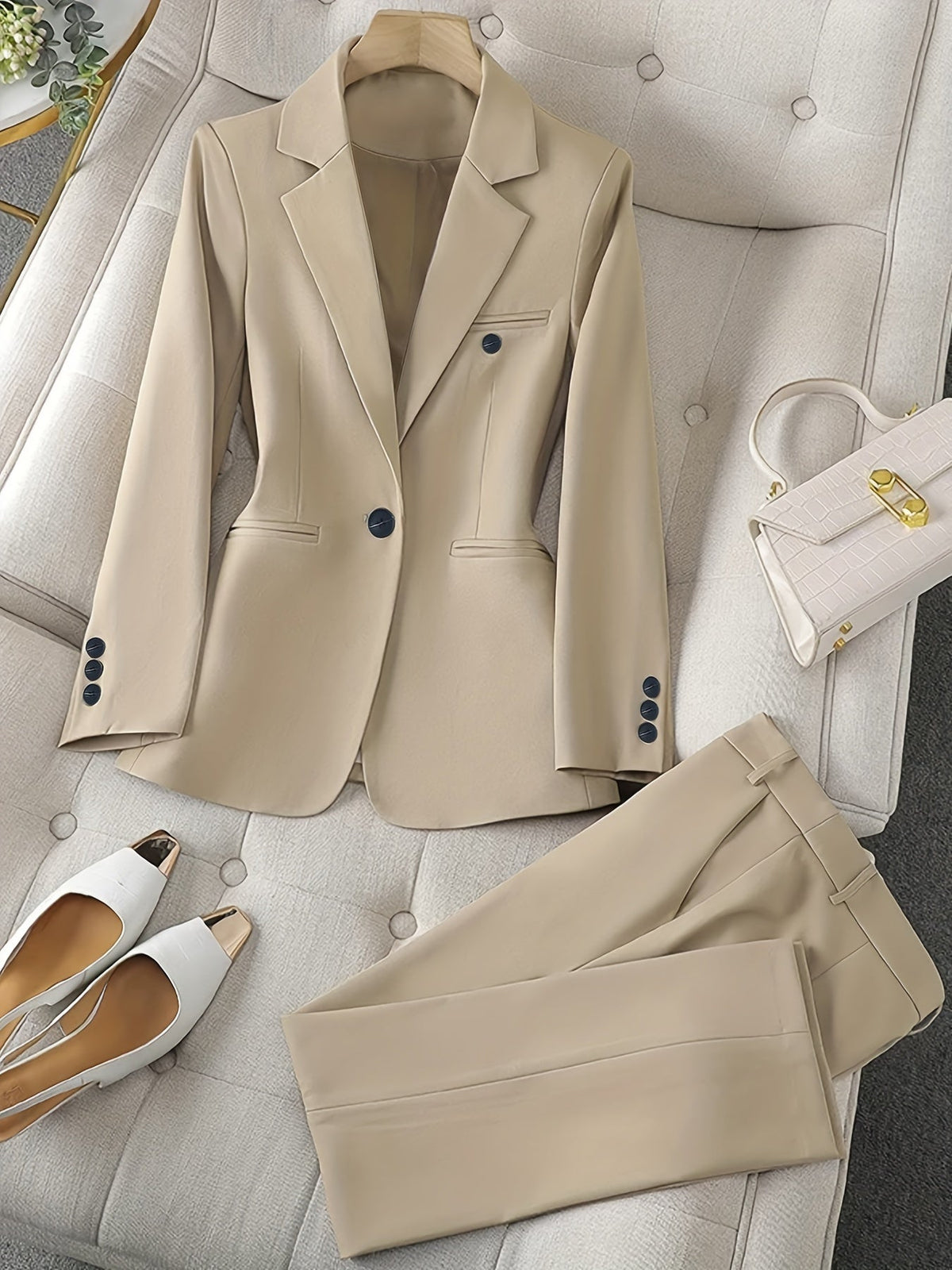 Women’s Classic Style Notched Lapel Blazer Set