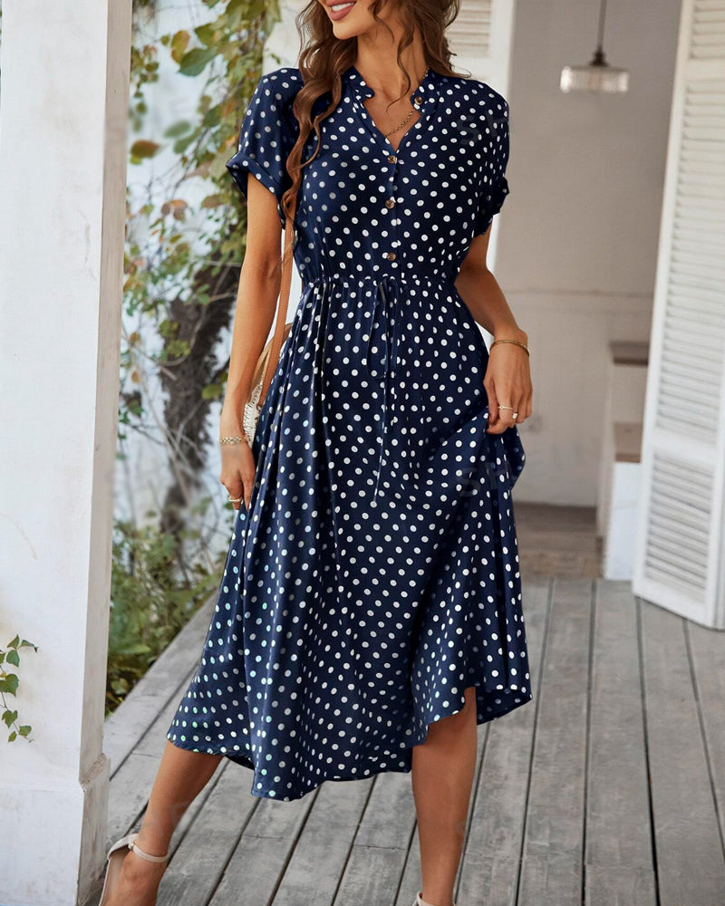 Chic und Stil | Polka Dot Dress with Ties and Buttons