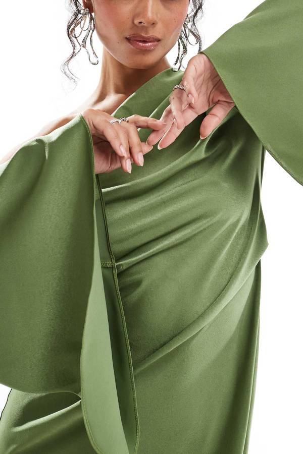 Chic und Stil | Zayla Satin Asymmetrical One Shoulder Bell Sleeve Split Maxi Dress