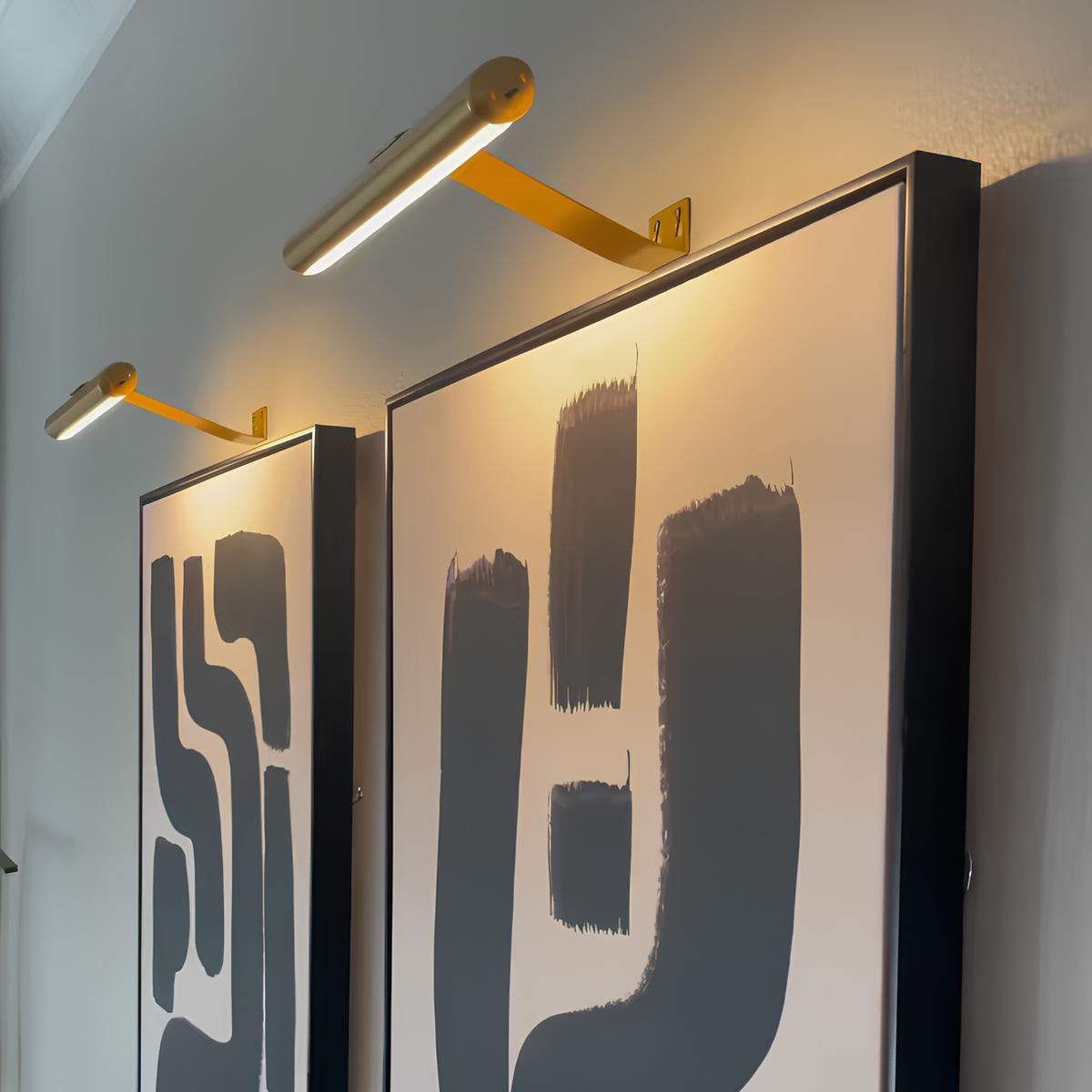 Gallery‑Style Wall Lamp