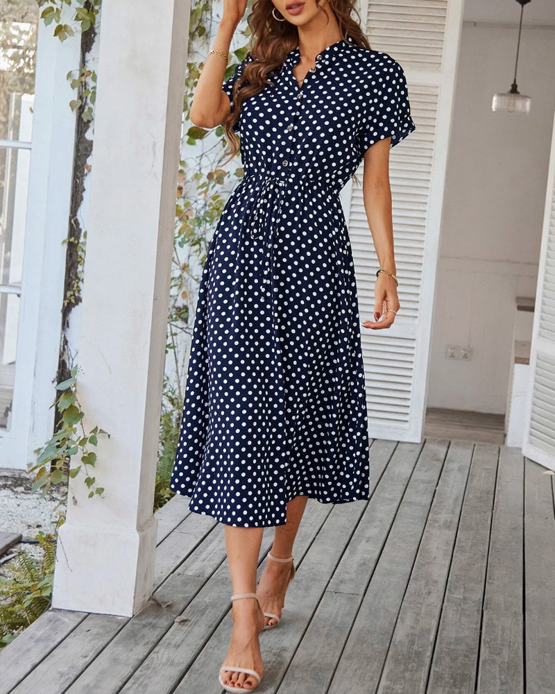 Chic und Stil | Polka Dot Dress with Ties and Buttons
