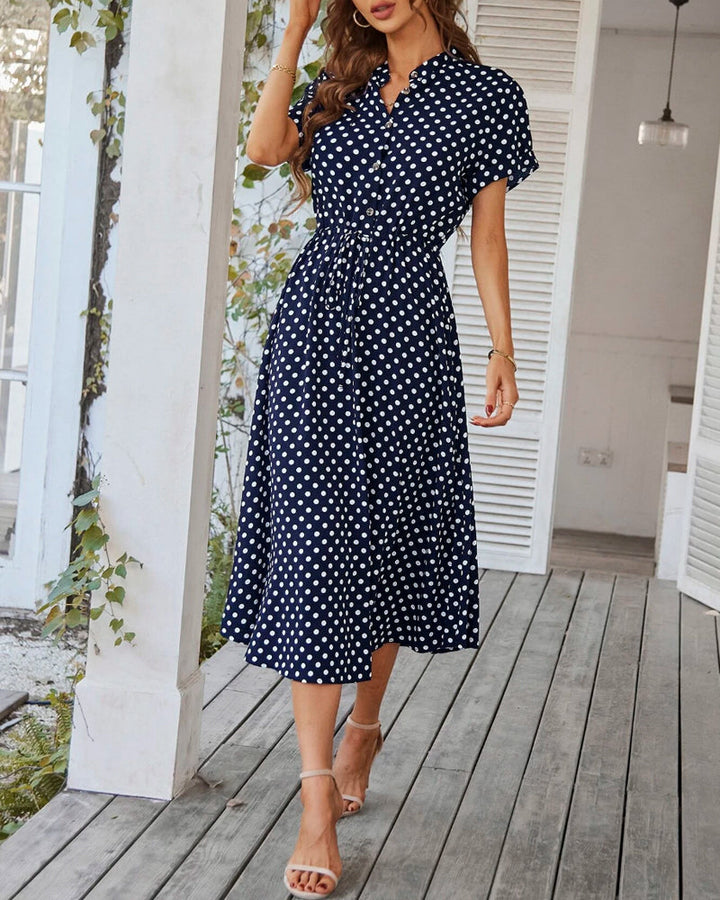 Chic und Stil | Polka Dot Dress with Ties and Buttons