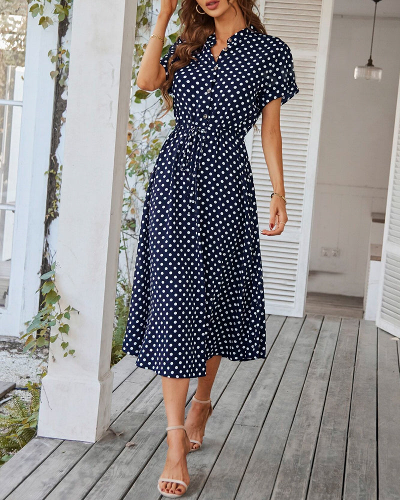 Chic und Stil | Polka Dot Dress with Ties and Buttons