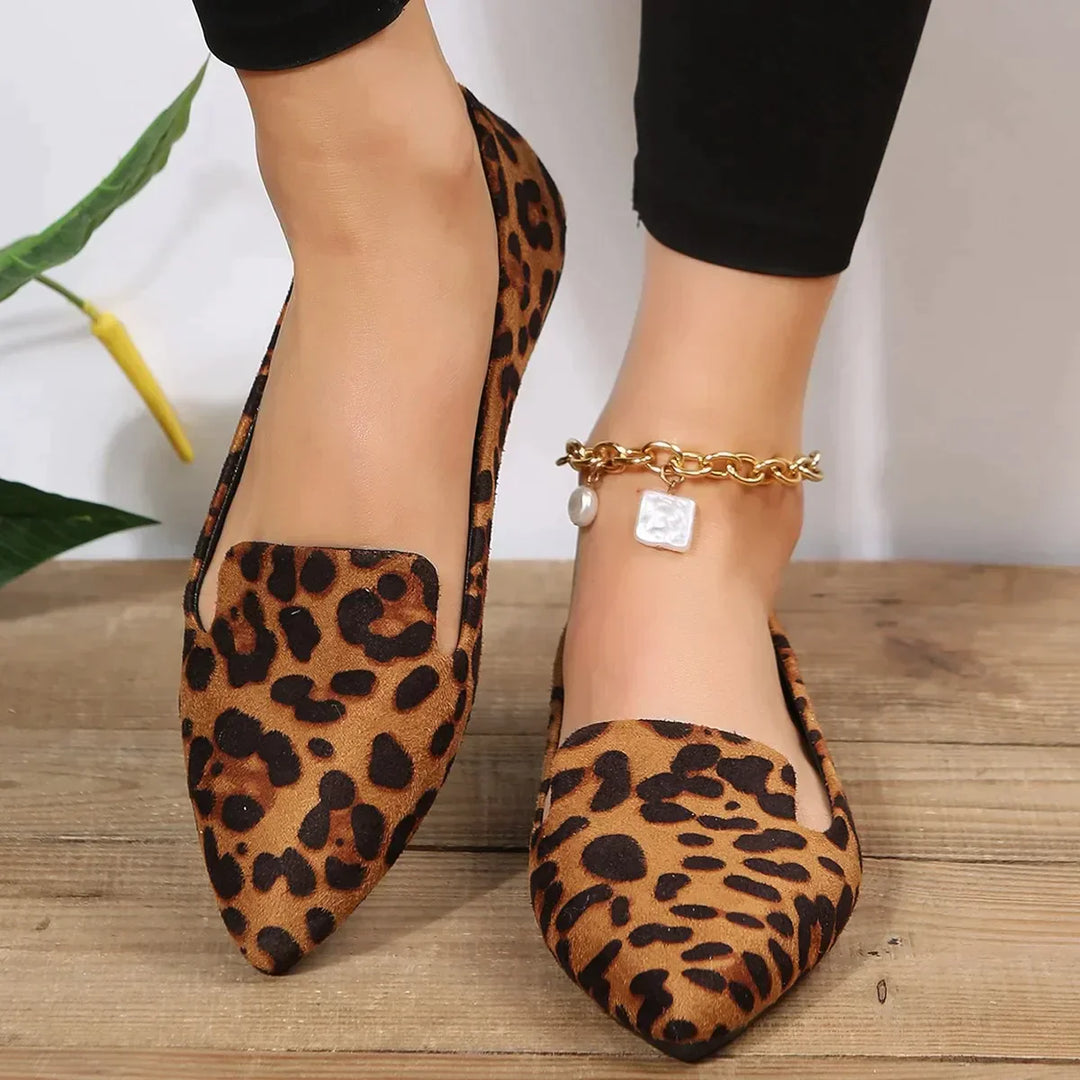 Chic und Stil | Orthopedic Leopard Spiked Toe Loafers