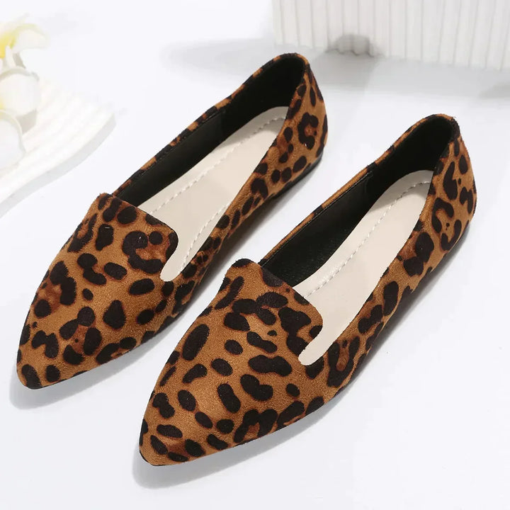 Chic und Stil | Orthopedic Leopard Spiked Toe Loafers