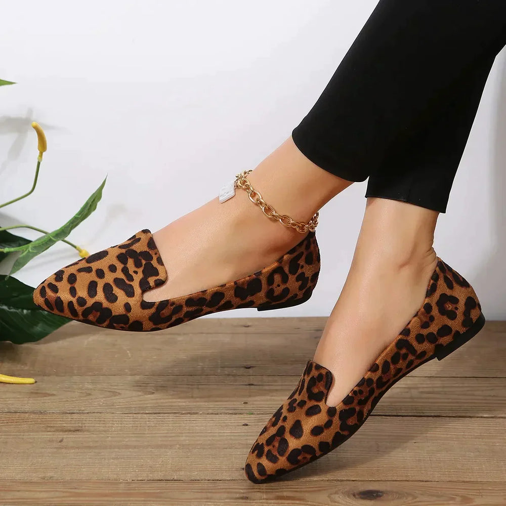 Chic und Stil | Orthopedic Leopard Spiked Toe Loafers