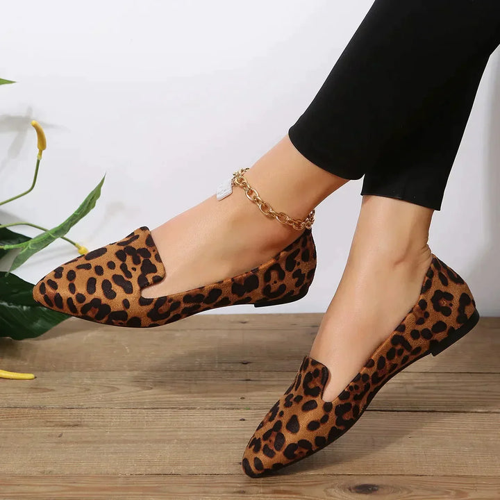 Chic und Stil | Orthopedic Leopard Spiked Toe Loafers