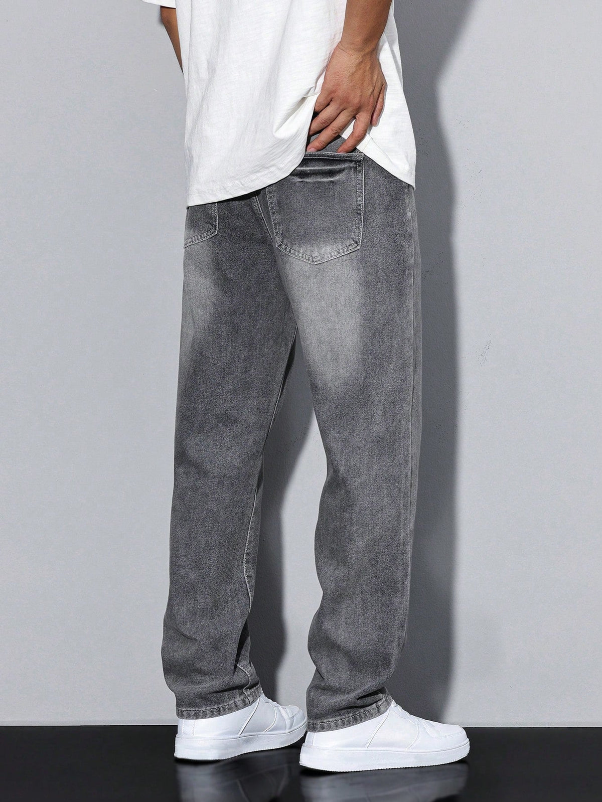 Baggy Jeans - Wide-Cut Denim Trousers in a Used Look