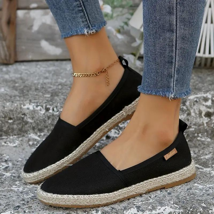 Chic und Stil | Espadrilles, Flat, Lightweight, Canvas Shoes, Shoes for The Summer