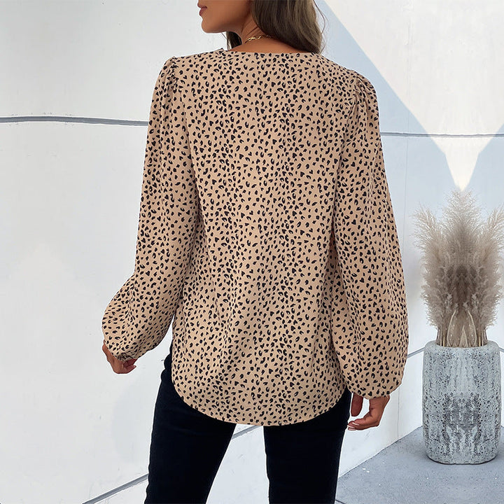 Blouse for women with puff sleeves and a modern leopard print Lune London