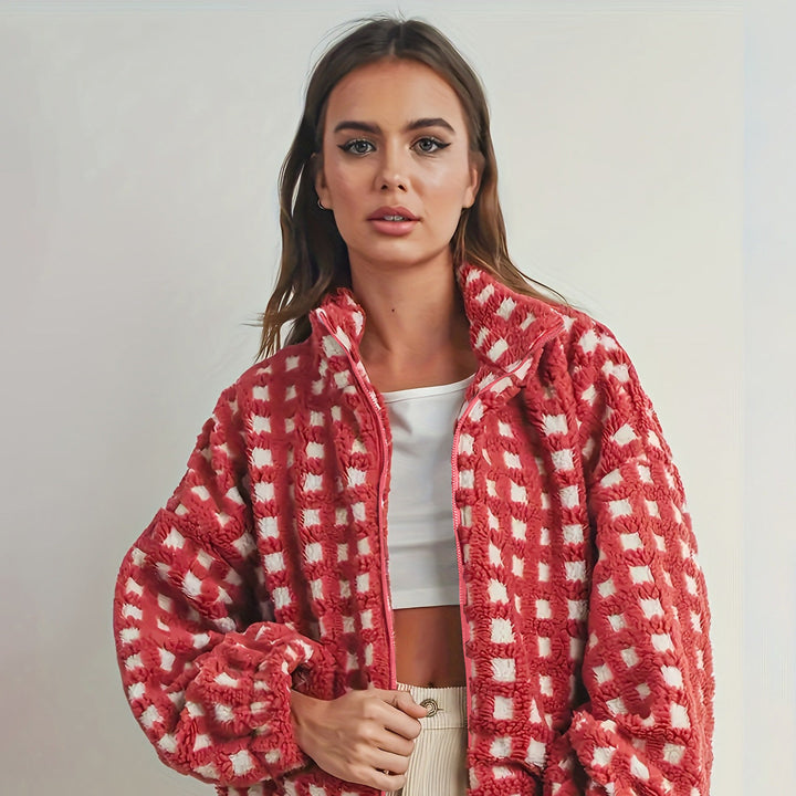 Oversized and cozy fleece jacket for women with plaid pattern and high collar Chic und Stil