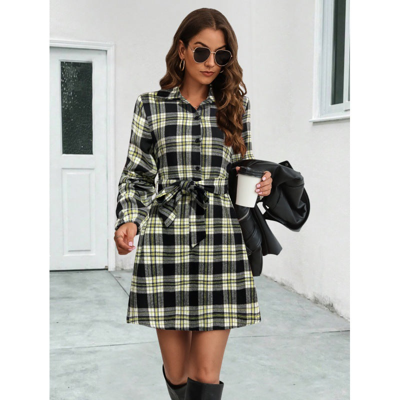 Chic und Stil | Women's Shirt Dress with Checked Pattern and Tie Belt