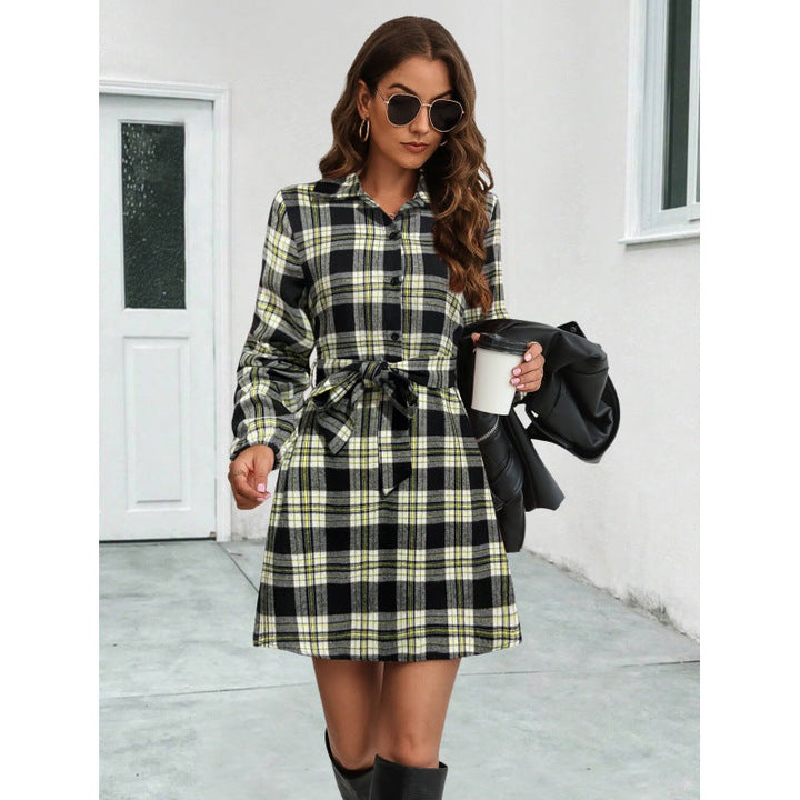 Chic und Stil | Women's Shirt Dress with Checked Pattern and Tie Belt