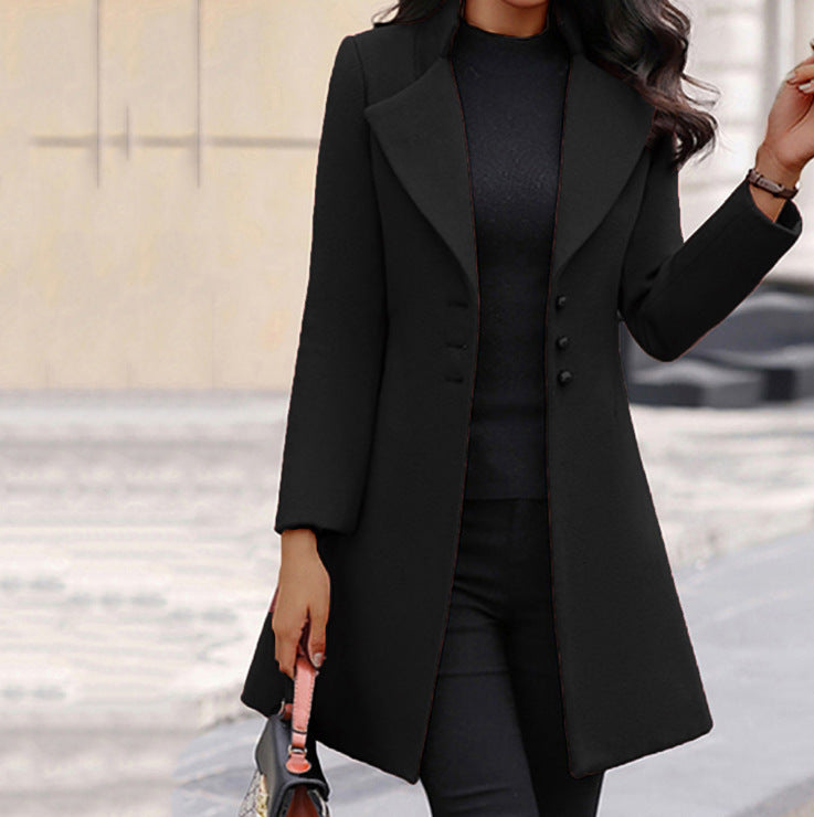 Ladies Elegant and modern long coat with structured collar Lune London