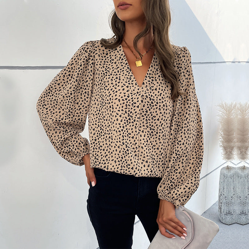 Blouse for women with puff sleeves and a modern leopard print Lune London