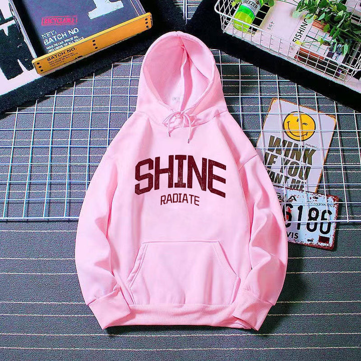 Women's hoodie with eye-catching lettering Chic & Stil