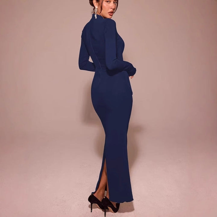 Women Elegant long fitted dress with long sleeves and a modern Chic design and Style