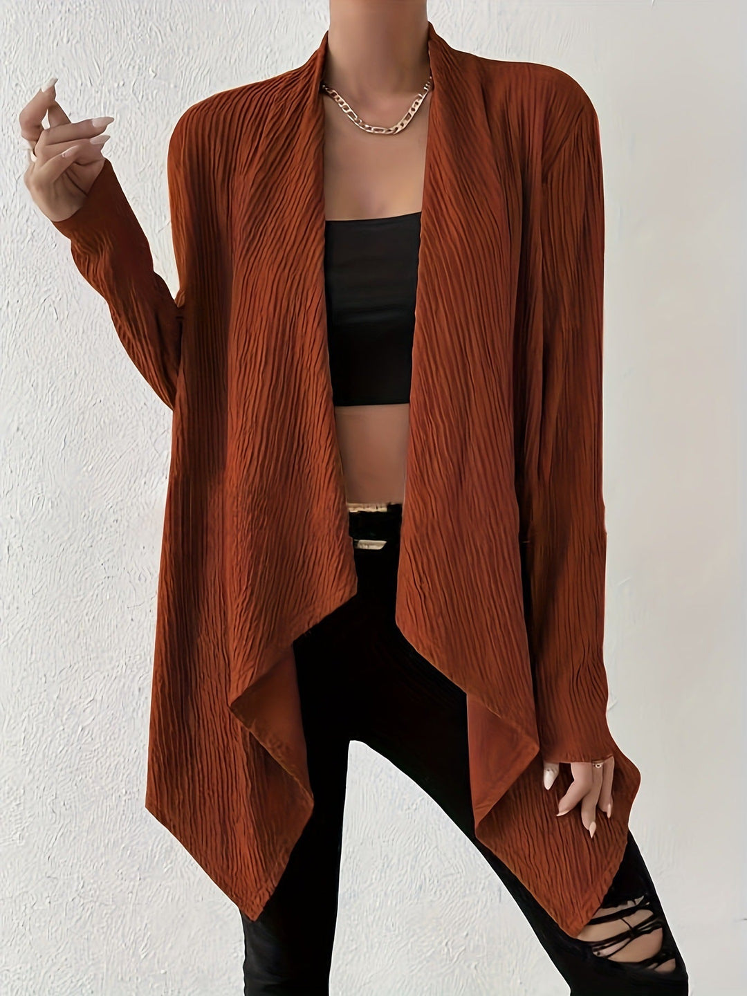 Women’s casual knitted jacket with structured design and open front Lune London
