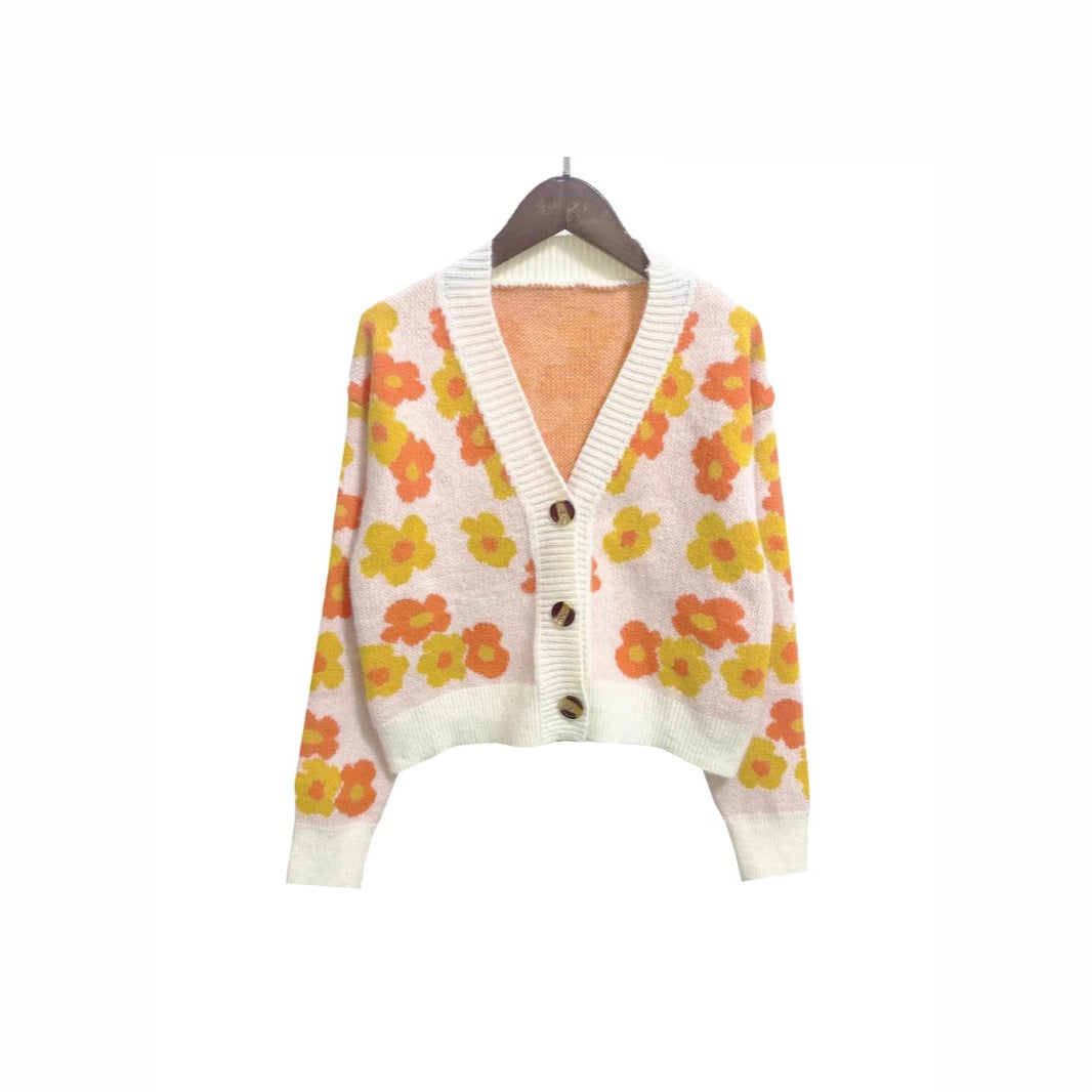 Women's cardigan with floral pattern and button details Lune London