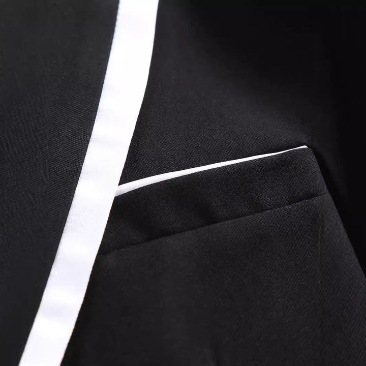 Elegant suit for men with contrast lapel Lune London