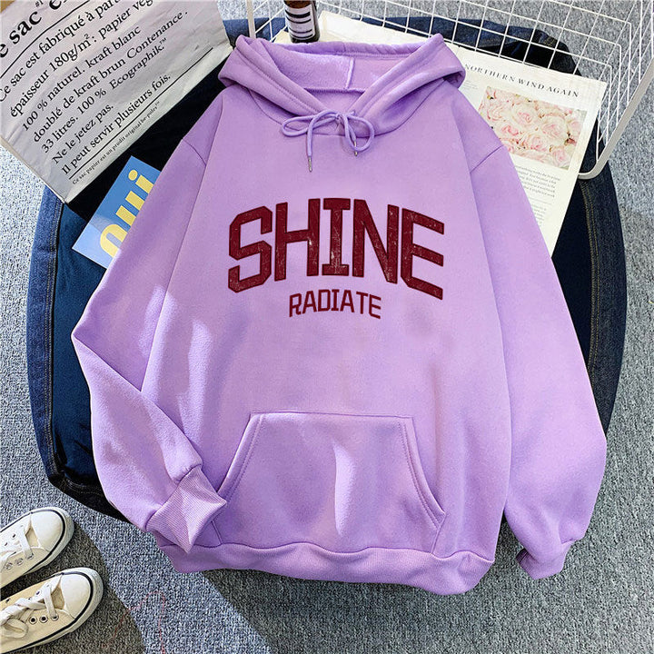 Women's hoodie with eye-catching lettering Chic & Stil
