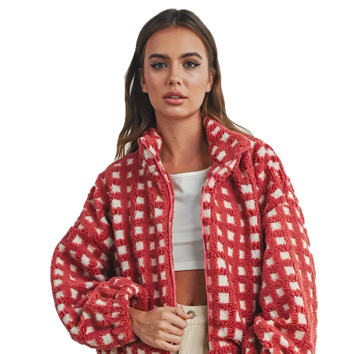 Oversized and cozy fleece jacket for women with plaid pattern and high collar Chic und Stil