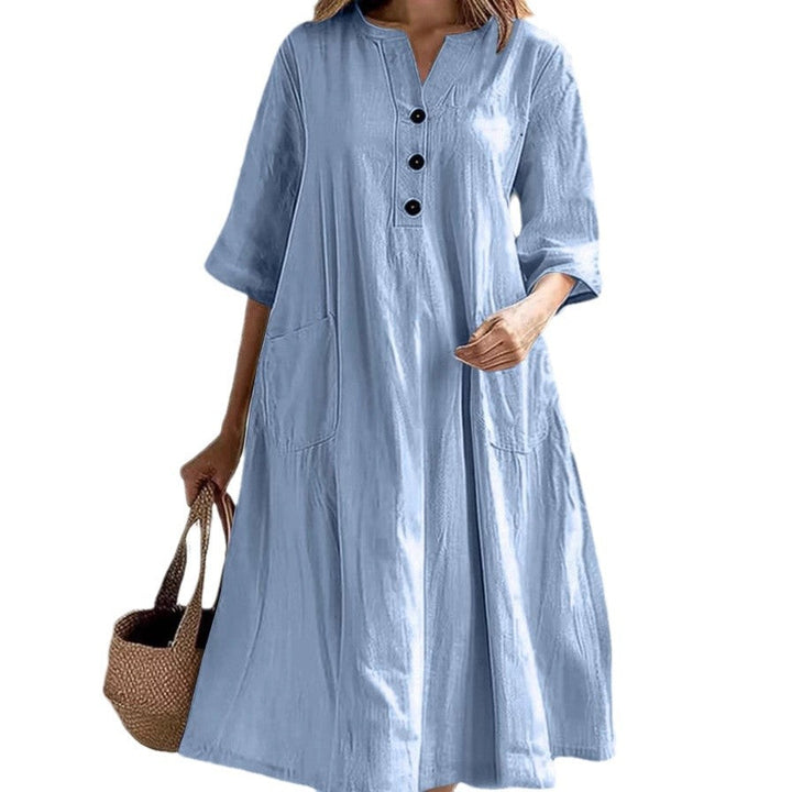 Casual linen dress for ladies with practical pockets and chic button details
