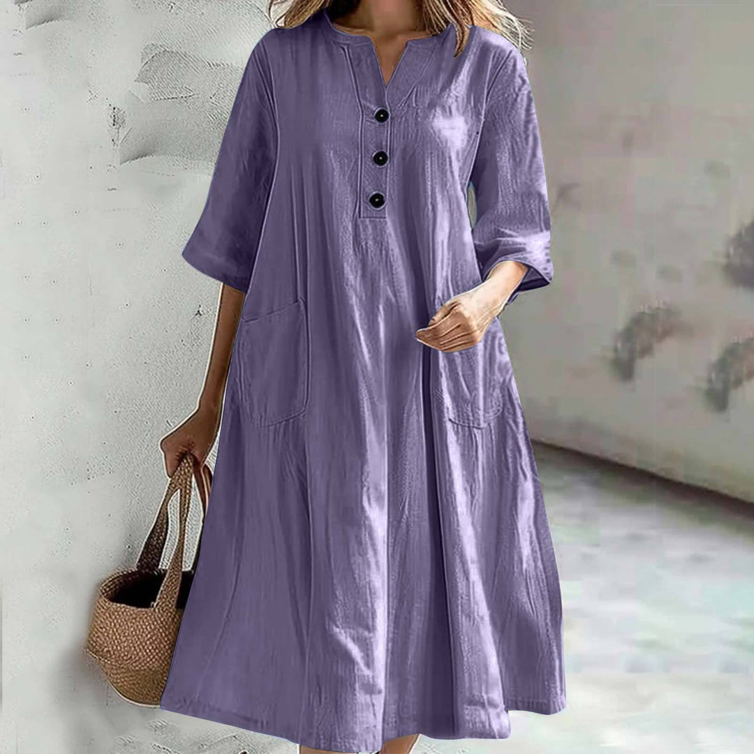 Casual linen dress for ladies with practical pockets and chic button details
