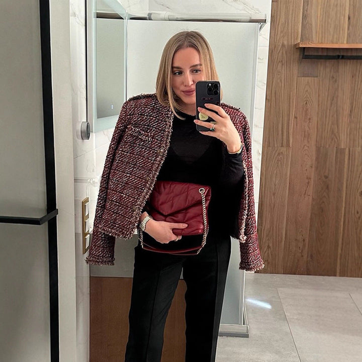 Trendy tweed jacket for women with refined details Chic und Stil