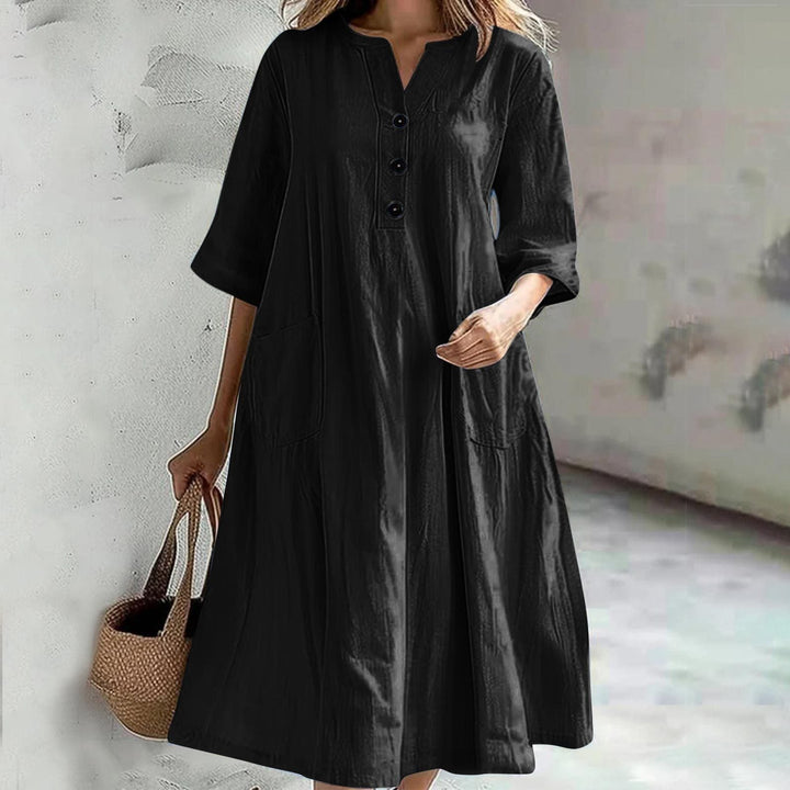 Casual linen dress for ladies with practical pockets and chic button details