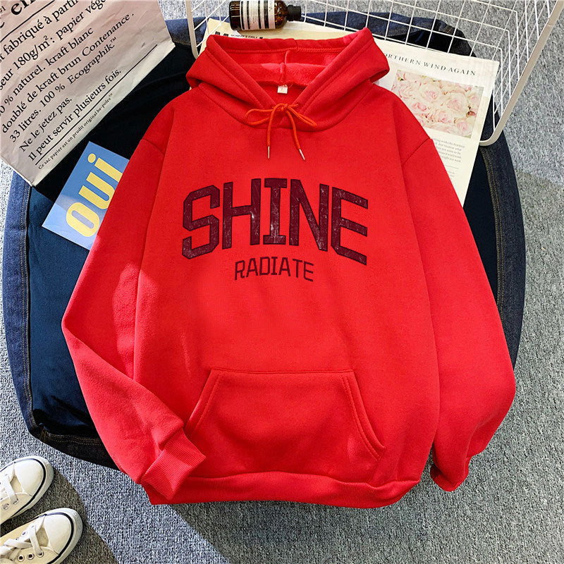 Women's hoodie with eye-catching lettering Chic & Stil