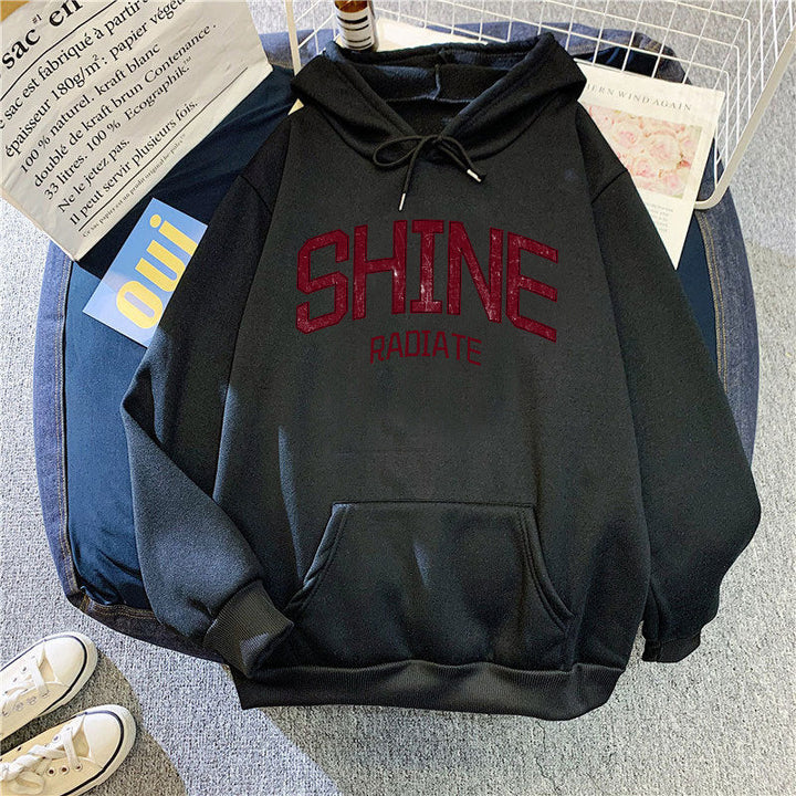 Women's hoodie with eye-catching lettering Chic & Stil