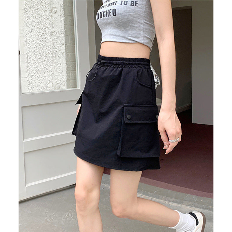 Women's cargo skirt with practical side pocket design and elastic waistband