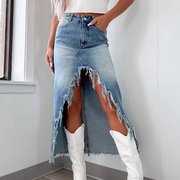 Women's mid-length denim skirt with partially frayed hem and high slit Lune London