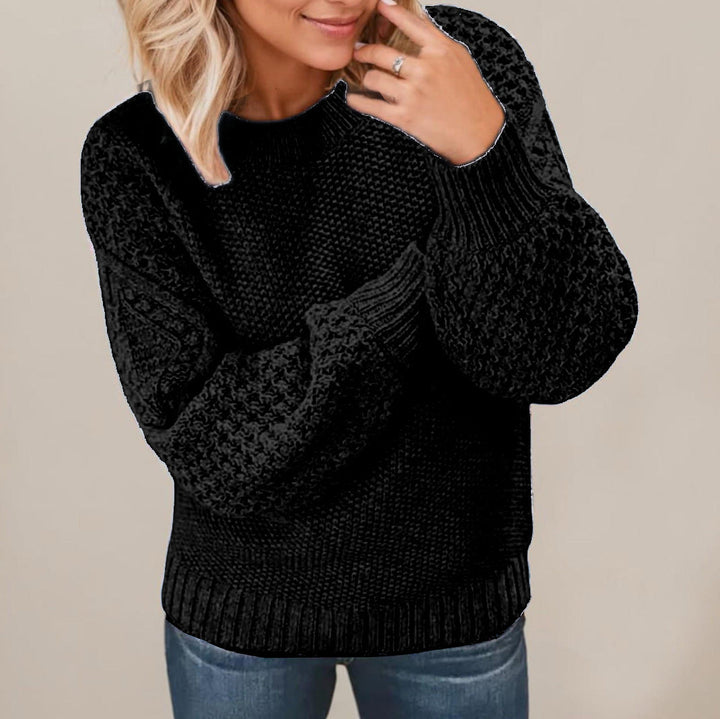 Thick knitted sweater for women with voluminous sleeves and a unique texture Chic und Stil