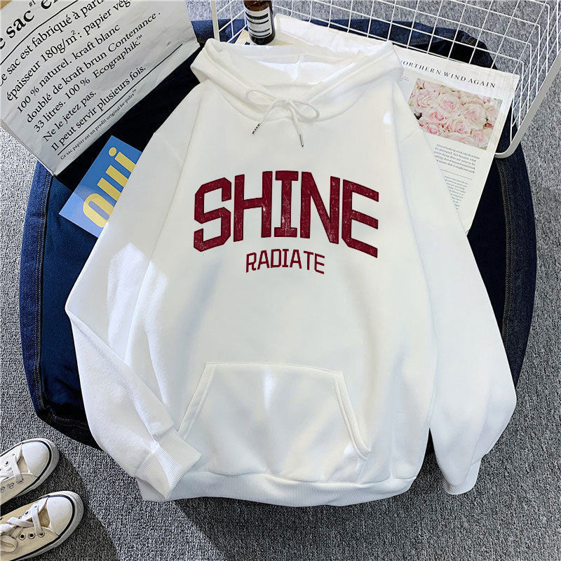 Women's hoodie with eye-catching lettering Chic & Stil