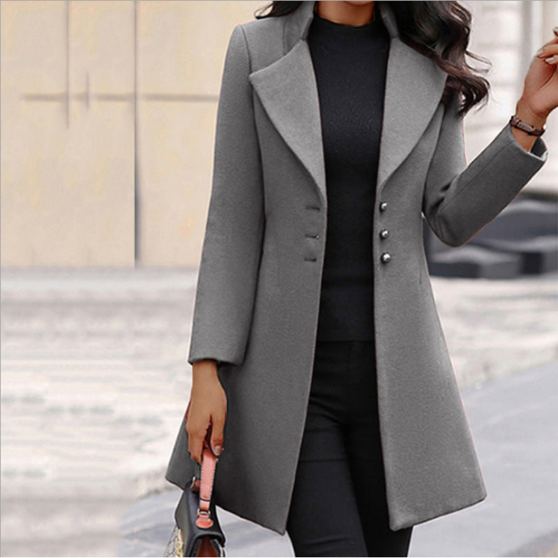 Ladies Elegant and modern long coat with structured collar Lune London