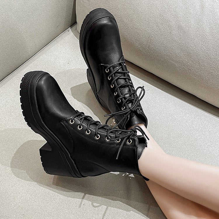 Women's platform boots with lace-up construction and sturdy profile Chic and Style